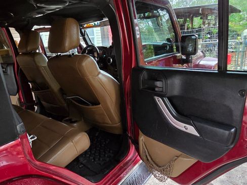 Used 2011 Jeep Wrangler Unlimited Sahara w/ Dual Top Group image 20