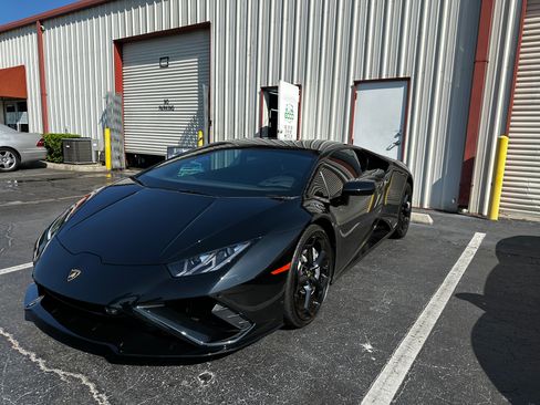 Used 2021 Lamborghini Huracan EVO image 6