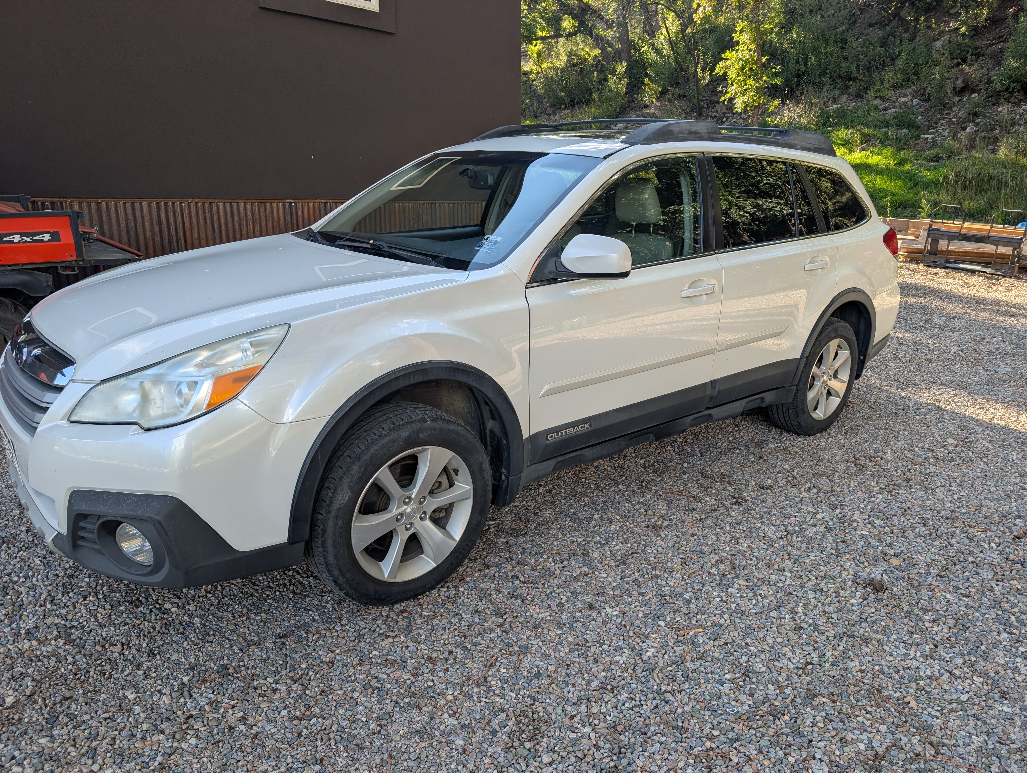 Used 2014 Subaru Outback 3.6R Limited w/ Moonroof Package AWD/4WD image 4