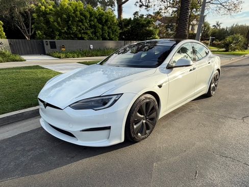 Used 2022 Tesla Model S Standard Range image 1