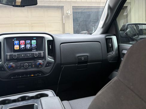 Used 2017 Chevrolet Silverado 1500 LT w/ Midnight Edition image 10