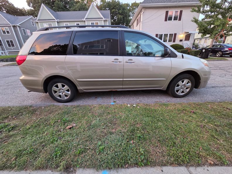 Used 2006 Toyota Sienna LE w/ LE Pkg 4 FWD image 29