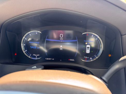 Used 2017 Cadillac Escalade ESV Premium Luxury image 9