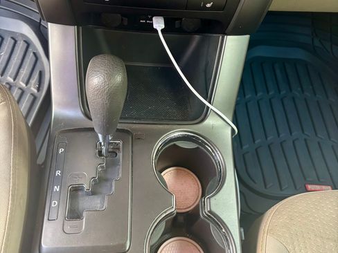 Used 2011 Kia Sorento LX w/ Convenience Pkg image 11