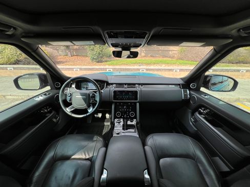 Used 2021 Land Rover Range Rover Autobiography Fifty Edition image 15