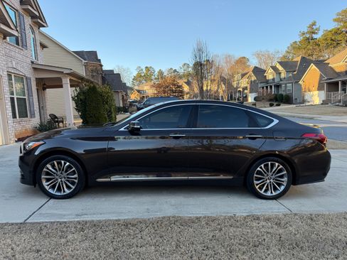 Used 2017 Genesis G80 3.8 w/ Option Group 02 image 2