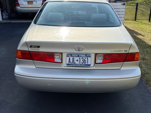 Used 2000 Toyota Camry CE image 4