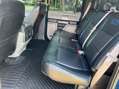 Used 2018 Ford F150 XLT w/ Equipment Group 302A Luxury image 10