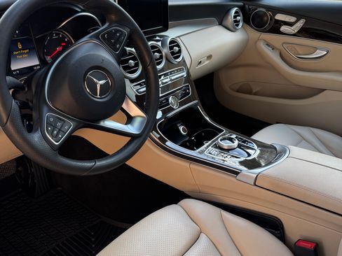 Used 2018 Mercedes-Benz C 300 4MATIC Sedan image 9