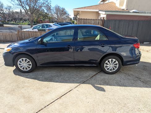 Used 2013 Toyota Corolla LE Special Edition image 1