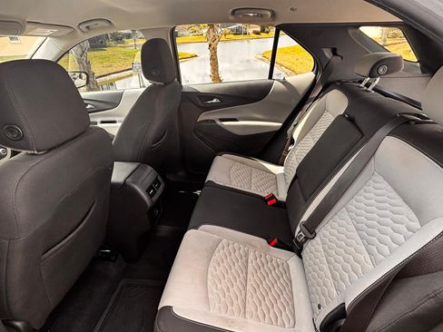 Used 2020 Chevrolet Equinox LS w/ LS Convenience Package image 19