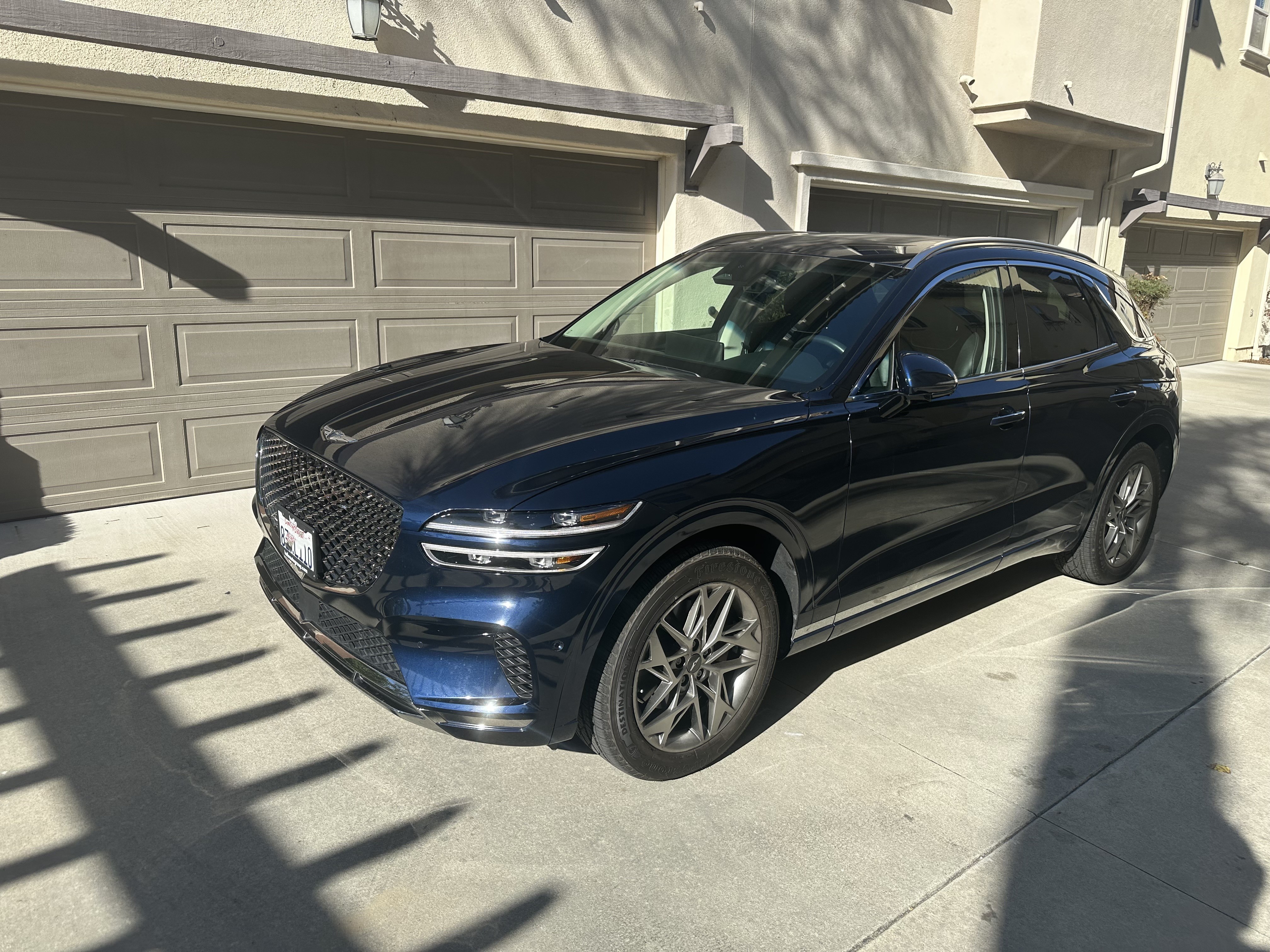 Used 2022 Genesis GV70 2.5T w/ Advanced Package AWD/4WD image 4