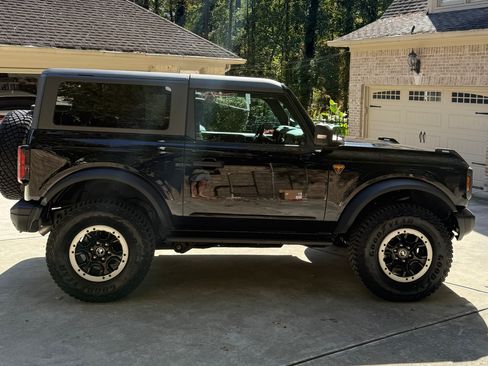 Used 2023 Ford Bronco Badlands image 6