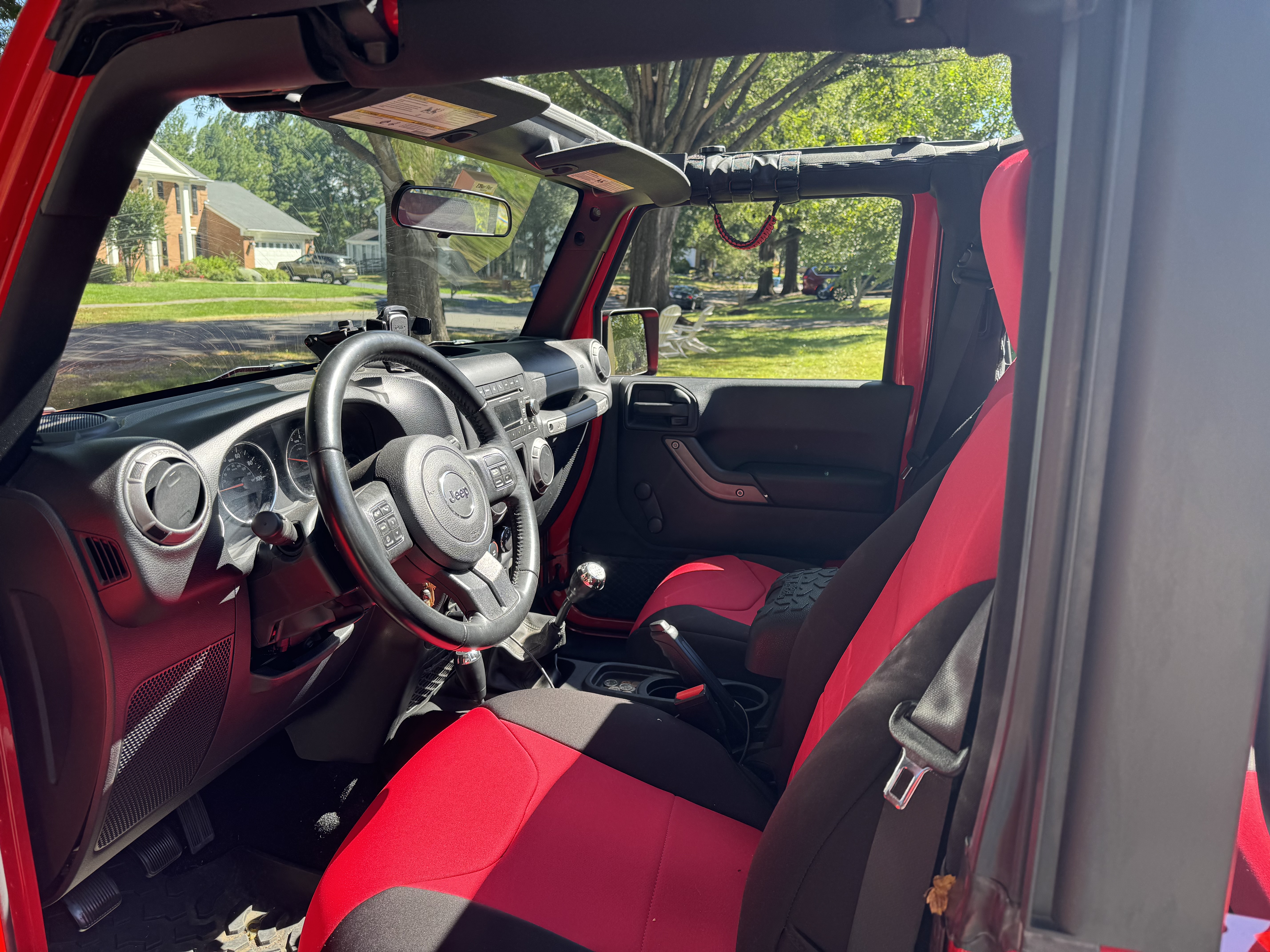 Used 2017 Jeep Wrangler Sport w/ Connectivity Group AWD/4WD image 10