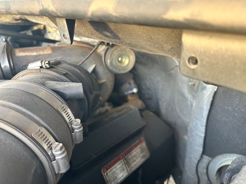 Used 2001 Ford F250 Short Bed image 12