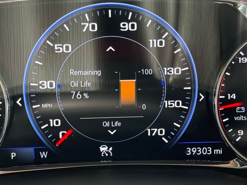 Used 2023 GMC Acadia Denali w/ Denali Technology Package FWD image 14