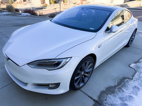Used 2016 Tesla Model S 70 image 5