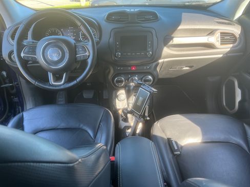 Used 2017 Jeep Renegade Limited image 9