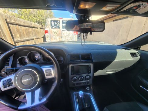 Used 2013 Dodge Challenger SRT8 w/ Harman Kardon Audio Group image 17