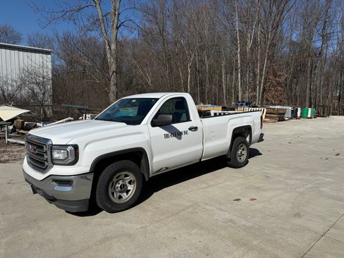 Used 2017 GMC Sierra 1500 2WD Regular Cab image 4