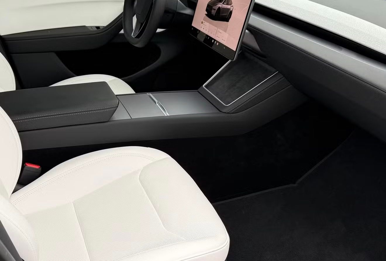 Used 2026 Tesla Model Y Long Range RWD image 4