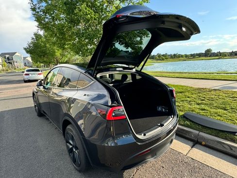 Used 2024 Tesla Model Y Long Range image 12