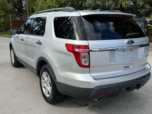 Used 2014 Ford Explorer XLT image 2