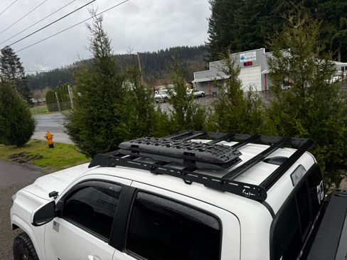 Used 2016 Toyota Tacoma SR w/ Towing Package image 5