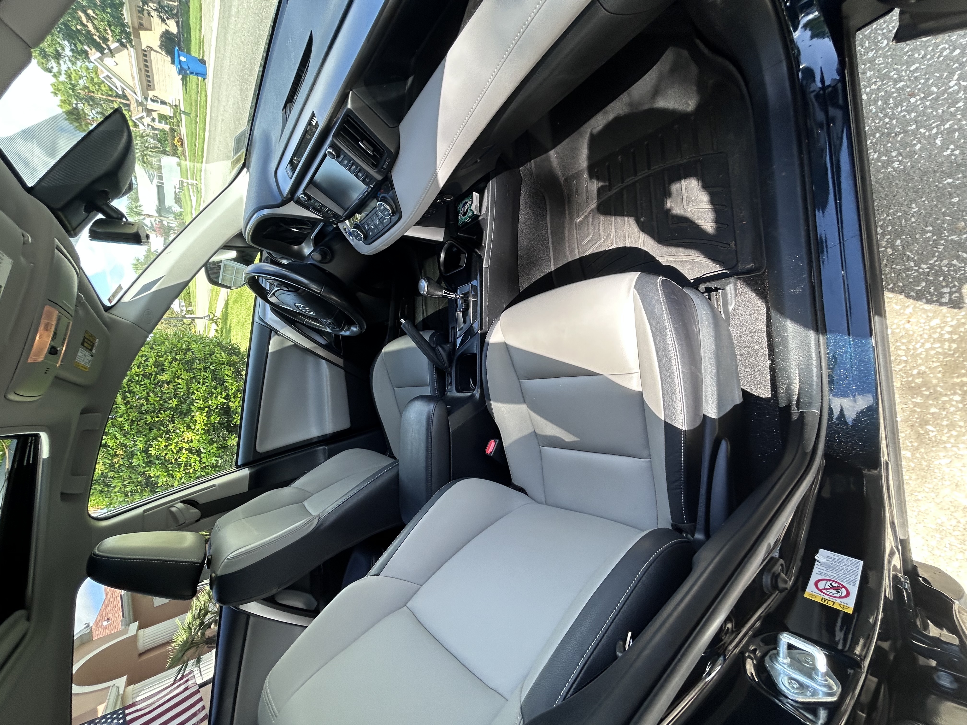 Used 2018 Toyota RAV4 Limited w/ Advanced Technology Package AWD/4WD image 8