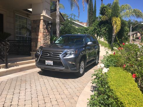 Used 2018 Lexus GX 460 image 1