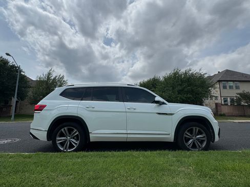 Used 2018 Volkswagen Atlas SEL w/ R-Line Package image 9