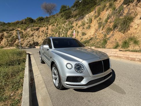 Used 2019 Bentley Bentayga image 12