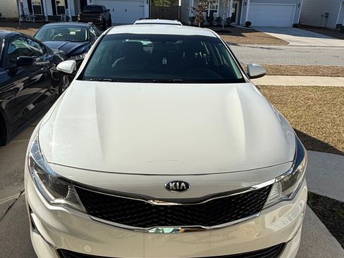 Used 2018 Kia Optima LX image 1
