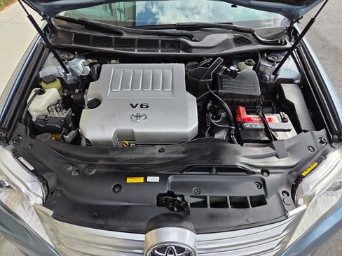 Used 2011 Toyota Avalon Limited image 10