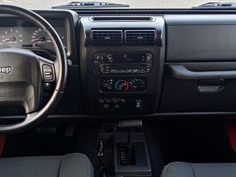 Used 2006 Jeep Wrangler Unlimited Rubicon image 19