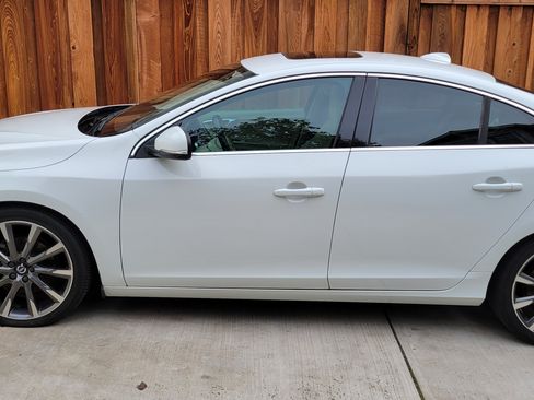 Used 2015 Volvo S60 T5 Premier image 2