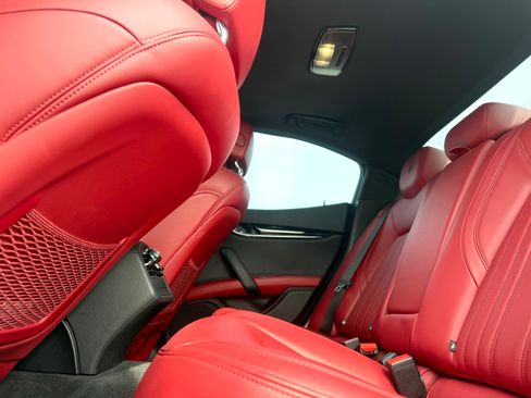 Used 2018 Maserati Ghibli image 24