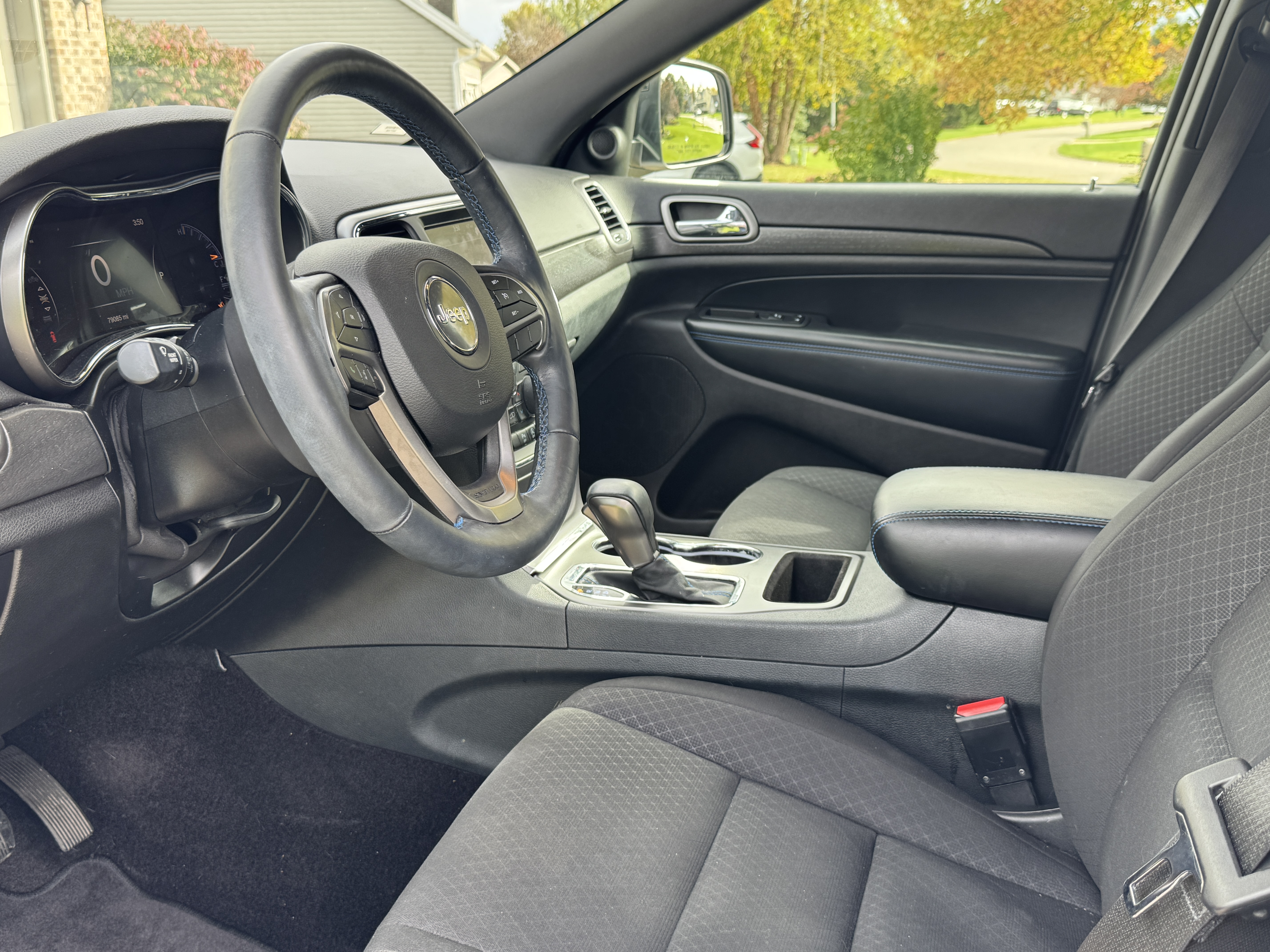 Used 2018 Jeep Grand Cherokee Laredo AWD/4WD image 10