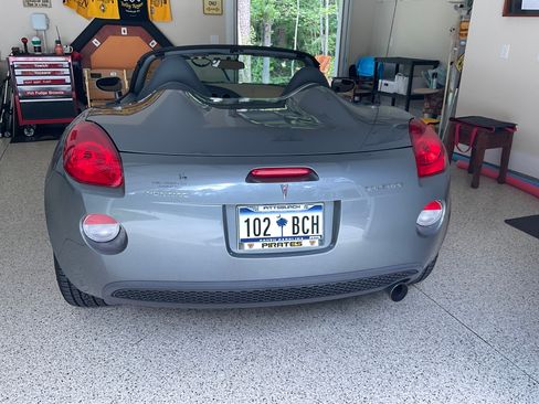 Used 2007 Pontiac Solstice Convertible w/ Premium Package RWD image 8