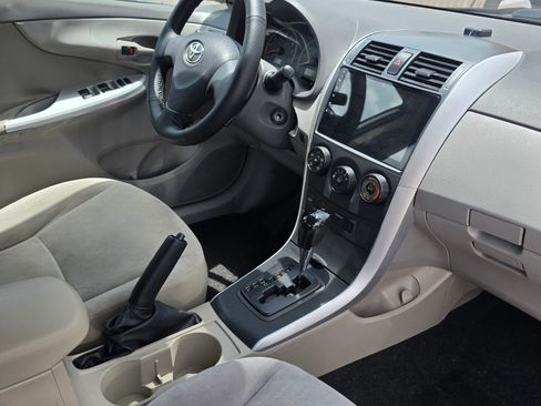 Used 2009 Toyota Corolla LE FWD image 17