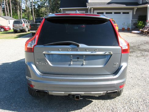 Used 2016 Volvo XC60 T5 Platinum image 8