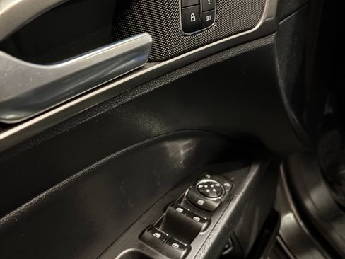 Used 2018 Ford Fusion Energi SE image 9