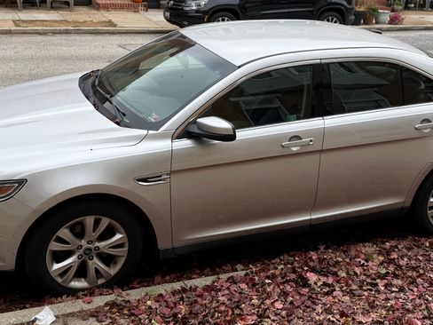 Used 2011 Ford Taurus SEL w/ 201A Rapid Spec Order Code image 1