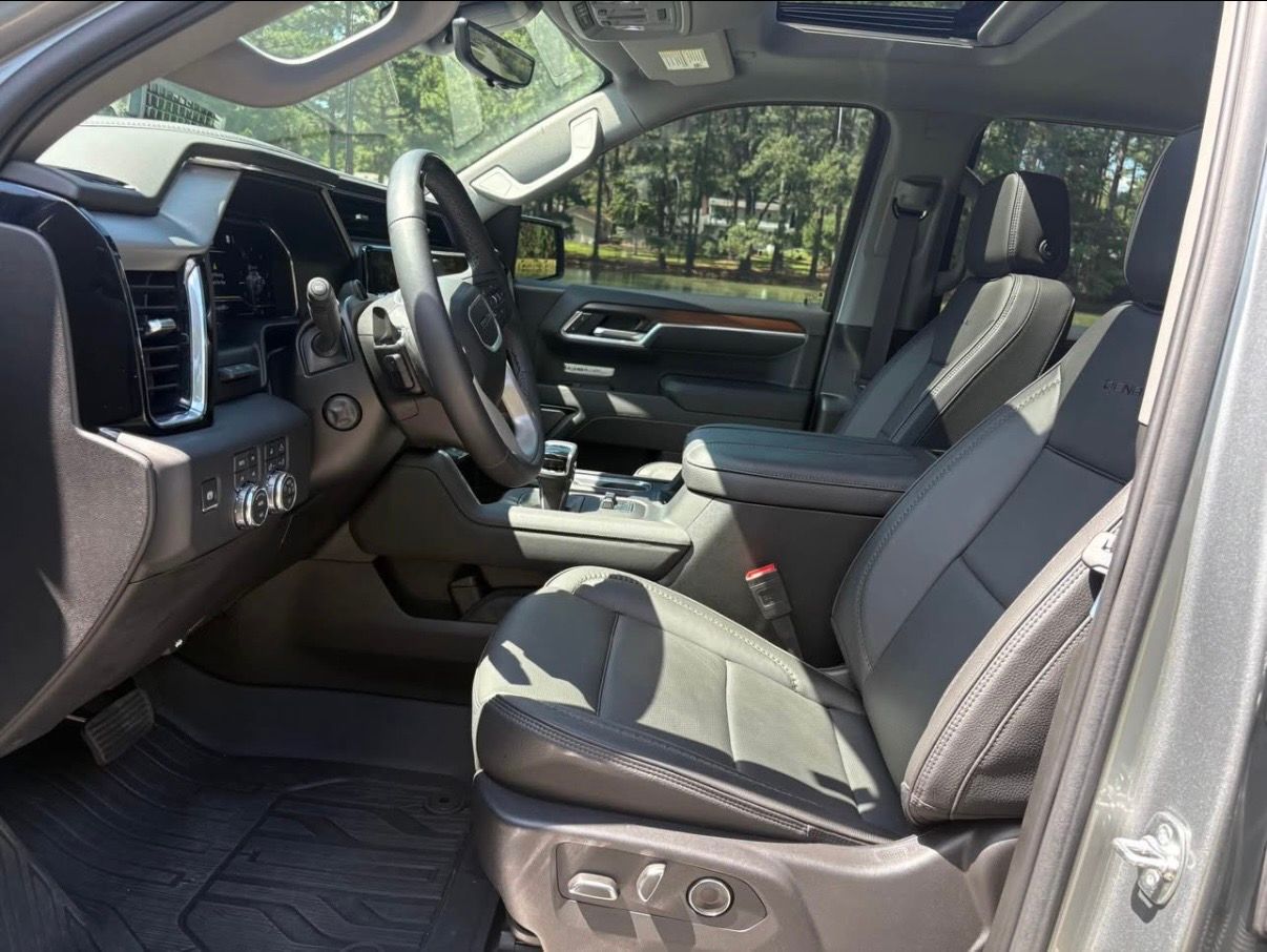 Used 2025 GMC Sierra 1500 Denali AWD/4WD image 11