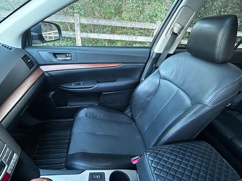 Used 2013 Subaru Outback 2.5i Limited w/ Moonroof Pkg image 9