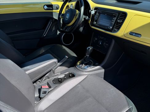 Used 2014 Volkswagen Beetle 1.8T image 26