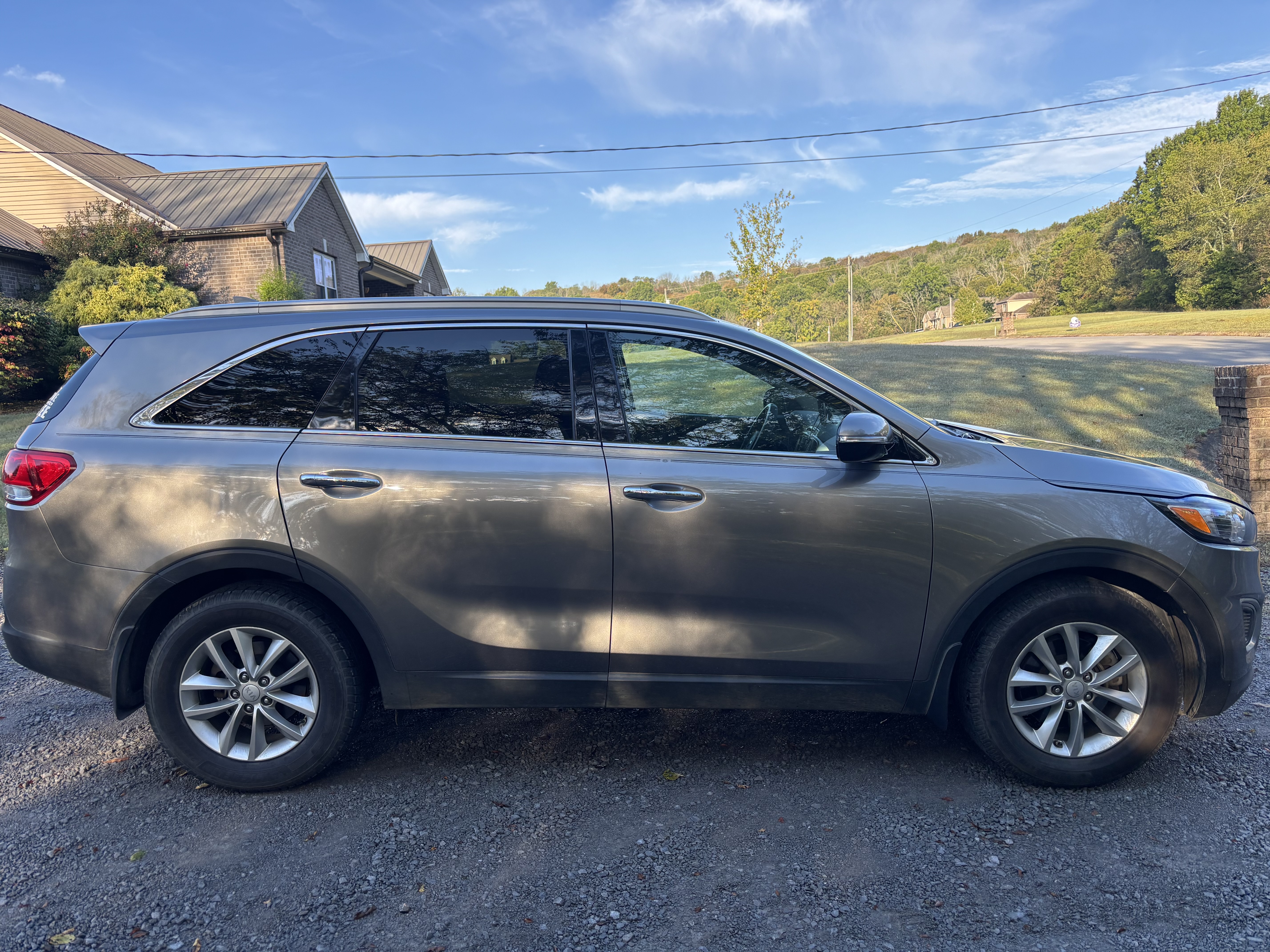 Used 2016 Kia Sorento FWD w/ LX Convenience Package image 2