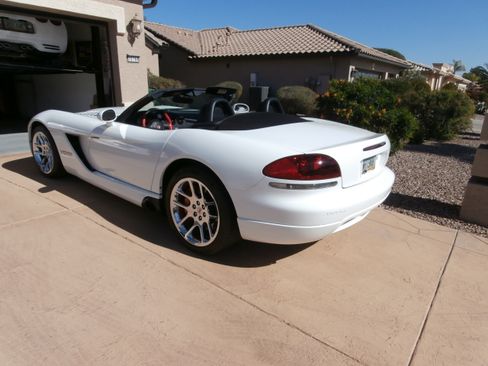 Used 2004 Dodge Viper SRT-10 image 5