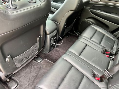 Used 2018 Jeep Grand Cherokee Limited w/ Luxury Group II image 14