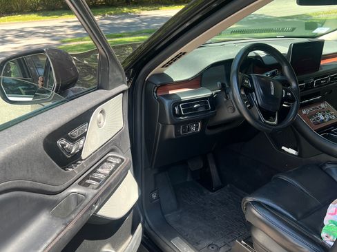 Used 2021 Lincoln Aviator Reserve w/ Equipment Group 210A AWD/4WD image 8